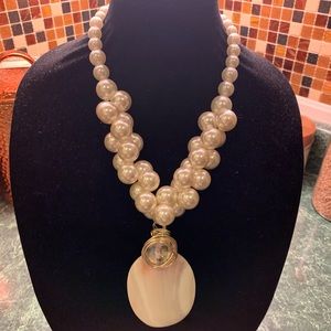 Pearl and seashell necklace set